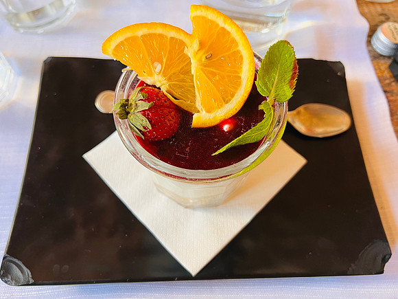 Cheesecake with berries