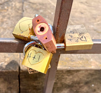 Locks: couples write their initials